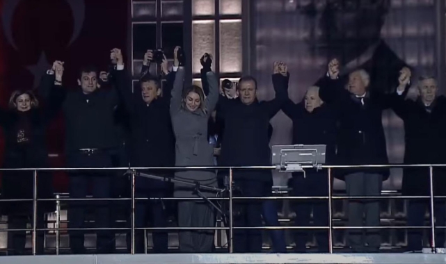 Başkan Bozbey İmamoğlu'na destek için Saraçhane'de!