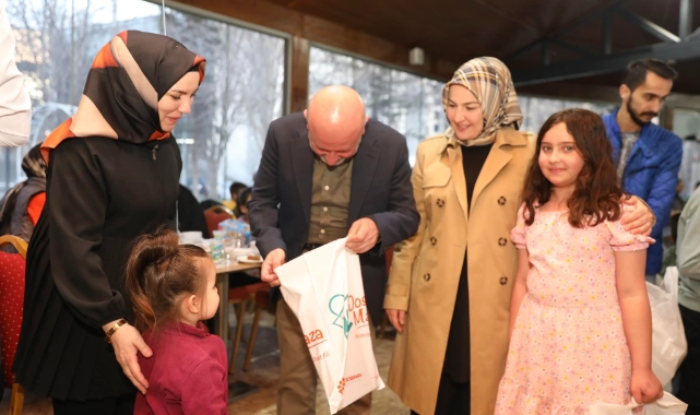 Başkan Çolakbayrakdar iftarını yetim çocuklarla yaptı