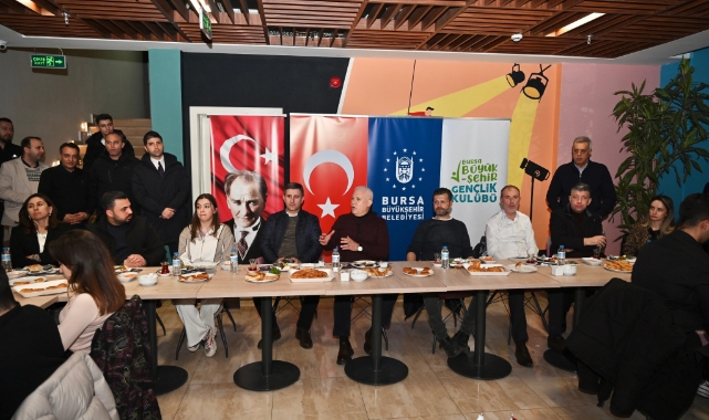 Başkan Mustafa Bozbey sahuru gençlerle yaptı