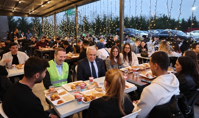 Başkan Şadi Özdemir gençlerle iftarda buluştu