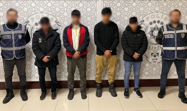 Bayburt'ta 5 düzeniz göçmen ve 3 insan taciri yakalandı