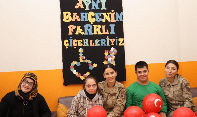 Bingöl’de jandarma Down Sendromlu çocukları unutmadı