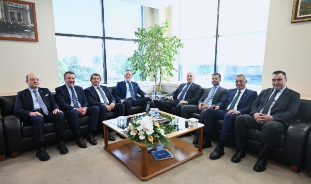 Bursa Büyükşehir Belediye Başkanı Bozbey BTSO’yu ziyaret etti