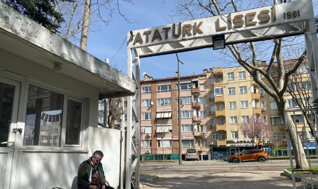 Bursa'da 65 yıllık tarihi Atatürk Anadolu Lisesi binası yıkılıyor