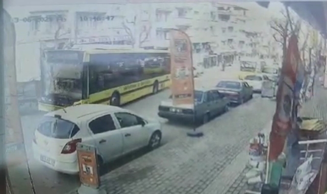 Bursa'da belediye otobüsü 4 araca böyle çarptı
