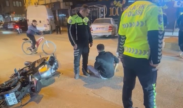 Bursa'da ehliyetsiz sürücü polisten kaçarken hastanelik oldu