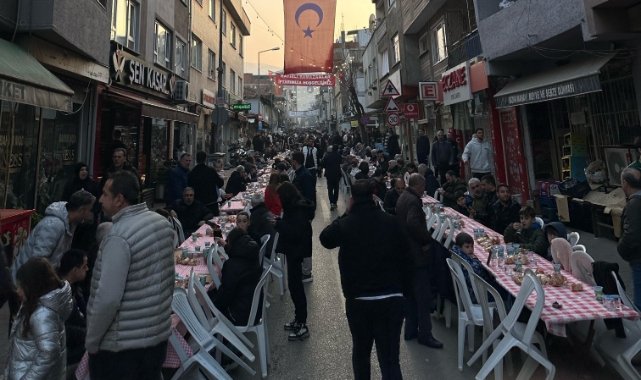 Bursa'da kilometreyi bulan iftar sofrası!