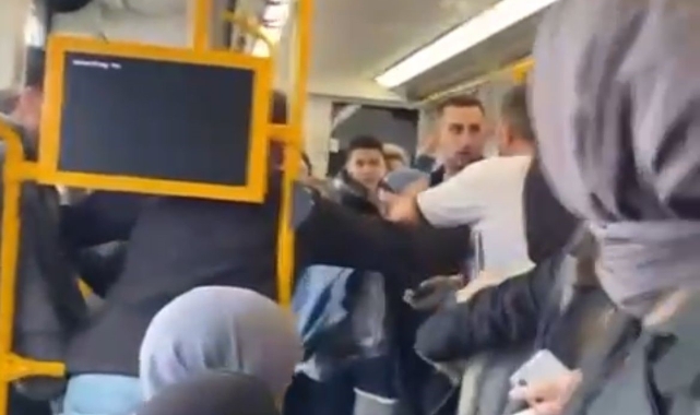 Bursa'da metroda kavga! Tekme atıp küfür etti