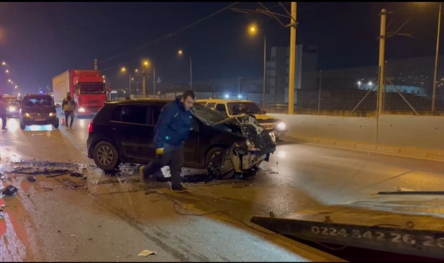 Bursa'da otomobil minibüse çarptı! 10 yaralı