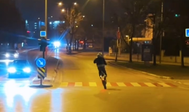 Bursa'da trafiği tehlikeye atan motosikletli yakalandı