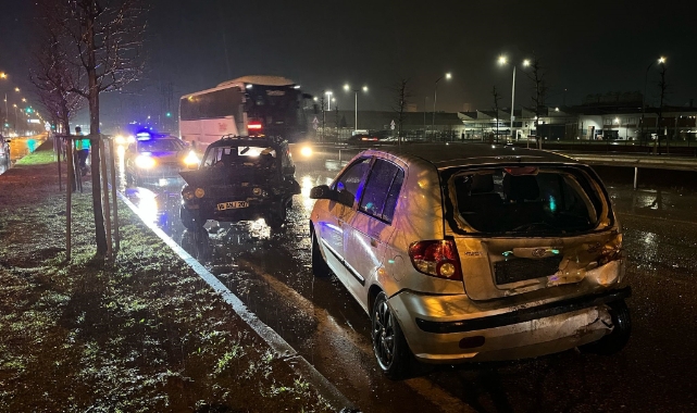 Bursa'da yağış beraberinde kaza getirdi! 5 yaralı