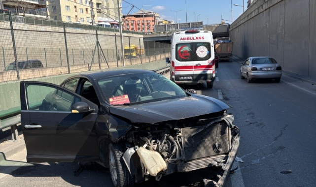 Bursa'da tır otomobile çarptı! İlçe müftüsü kazada yaralandı