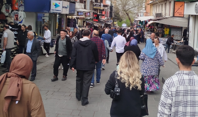 Bursa'nın tarihi çarşısında bayram telaşı