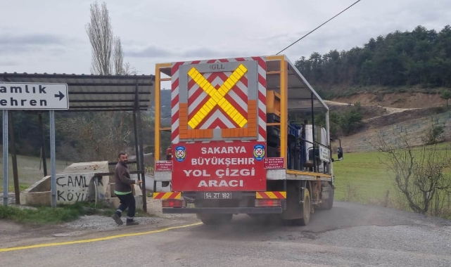 Büyükşehir'den kırsaldaki grup yollarında çizgi mesaisi