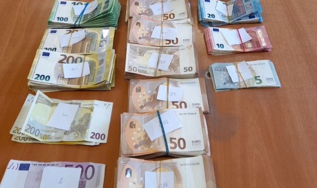 Buzdolabında saklanan 62 bin euro gümrükten geçemedi!