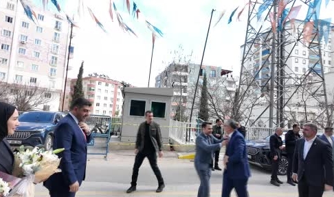 Çalışma ve Sosyal Güvenlik Bakanı Işıkhan, Mardin'de ziyaretlerde bulundu