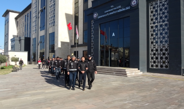Çanakkale’de otelde balyozlu kavgaya 10 gözaltı