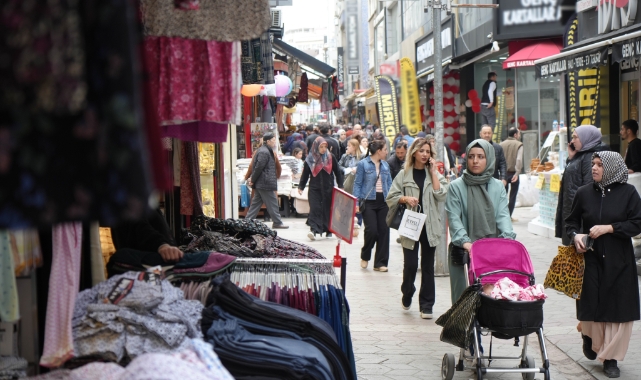 Çarşı-pazarda hareketlilik erken başladı