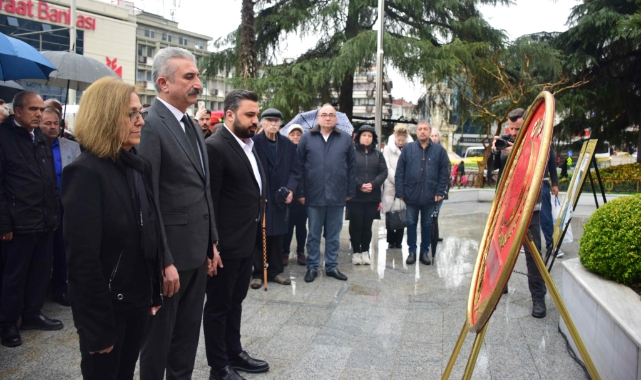 CHP Bursa 18 Mart şehitlerini andı