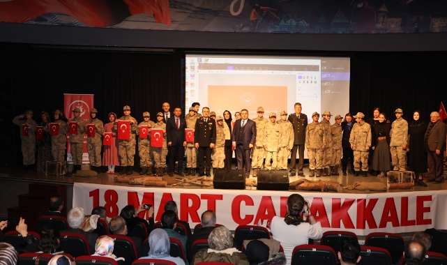 Çocuklardan duygulandıran Çanakkale gösterisi