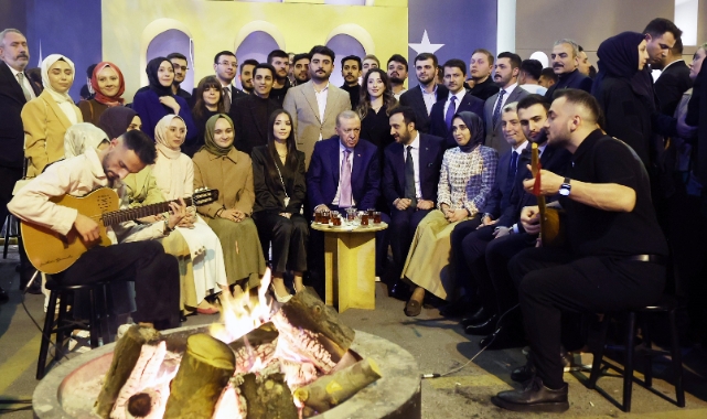 Cumhurbaşkanı Erdoğan İstanbul'da gençlerle bir araya geldi