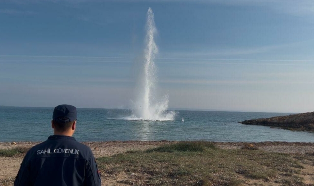 Denizde mayın paniği! Kontrollü olarak imha edildi