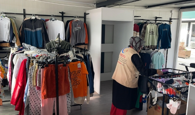 Depremzede vatandaşlara özel ücretsiz mağaza açıldı