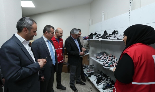 Dilovası'nda 3 bin çocuk bayramlık kıyafetine kavuştu