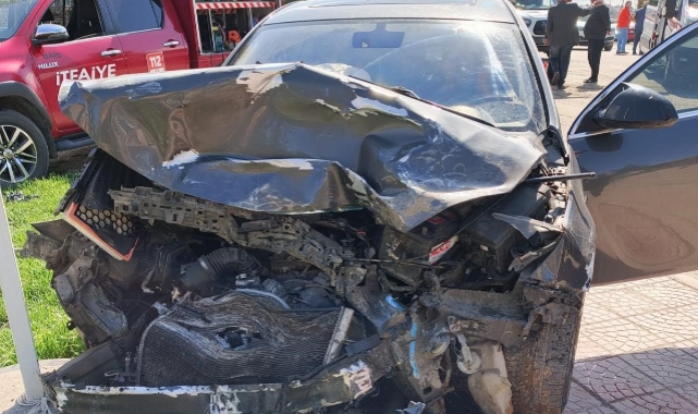 Diyaliz hastalarını taşıyan minibüs kazaya karıştı: 11 yaralı!