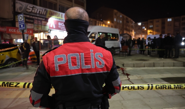 Elazığ’da minibüs durağına silahlı saldırı: 2 yaralı