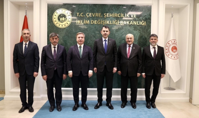 Erzincan heyeti Bakan Kurum’la görüştü