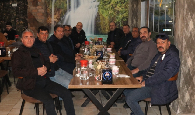 Gevaş Lisesinin mezunları iftarda buluştu
