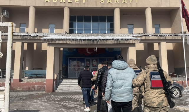 Hakkari jandarması dolandırıcılık şebekesini çökertti: 5 gözaltı