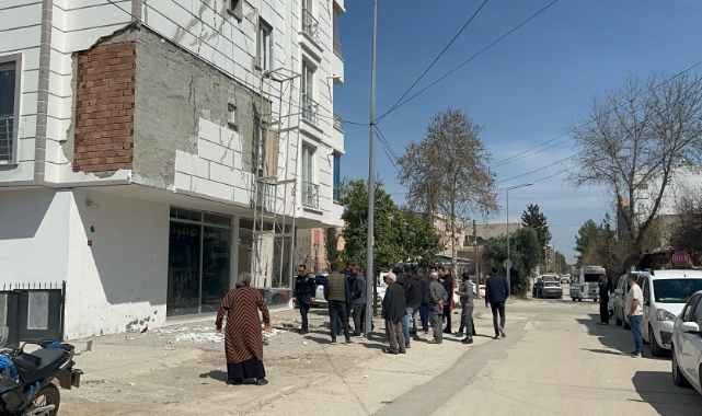 Halatları kopan iskele devrildi: 2 ağır yaralı