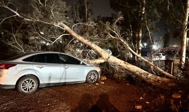 Hatay'da şiddetli fırtına etkisini gösteriyor