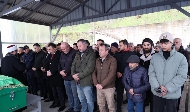 Hayatını kaybeden şehit annesi son yolculuğuna uğurlandı