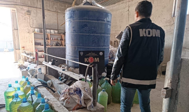 Iğdır'da yüzlerce litre kaçak akaryakıt ele geçirildi