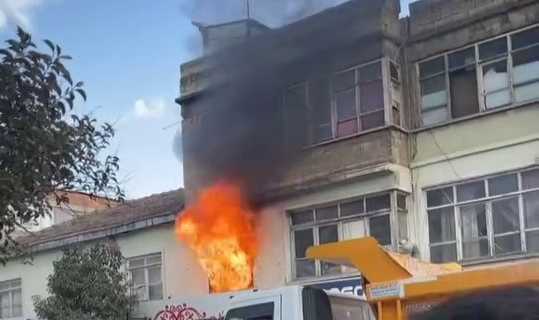 İkamet yangını korkuya neden oldu