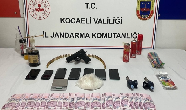 İki ikamette 1 kilo 25 gram metamfetamin ele geçirildi