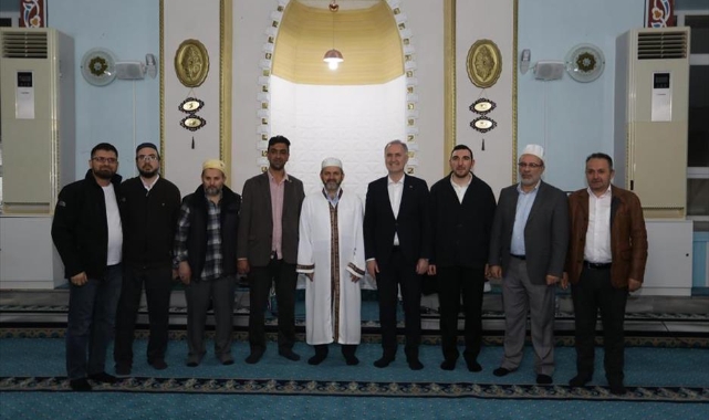 İnegöl Belediyesi'nin teravih programlarıyla devam ediyor