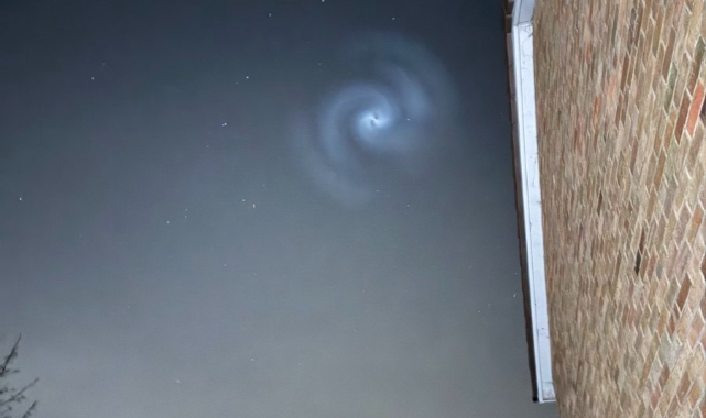 İngiltere'de gökyüzünde görülen 'spiralin' nedeni ortaya çıktı