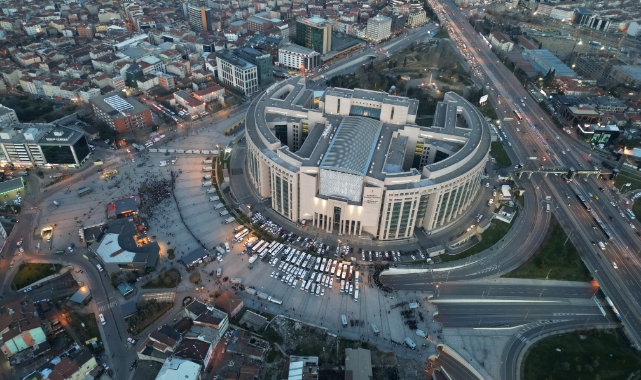 İstanbul Adalet Sarayı önünde alınan güvenlik önlemi görüntülendi