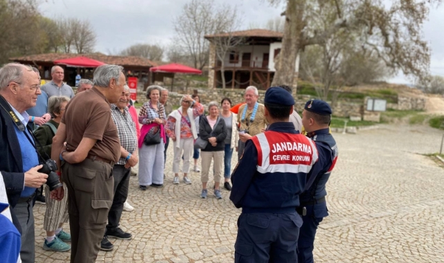 Jandarma ekipleri antik kent ziyaretçilerini bilgilendirdi