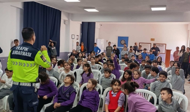 Jandarmadan öğrencilere trafik eğitimi