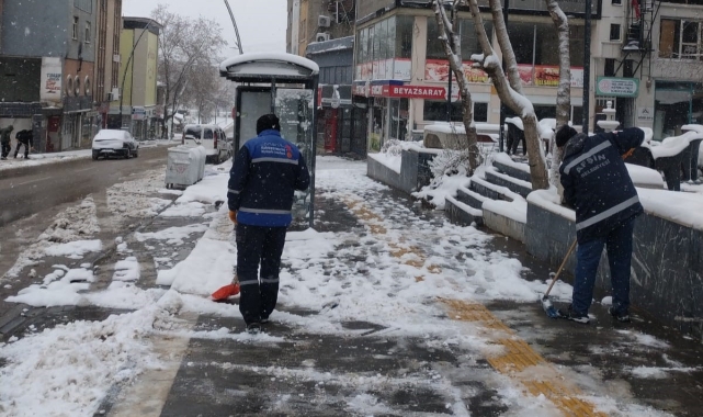 Kahramanmaraş'ın kuzey ilçelerinde kar temizliği