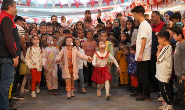 Kahta Belediyesi Ramazan Çarşısı'nda duygusal ve renkli anlar