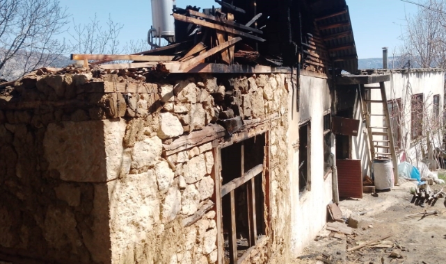 Karaman’da korkutan ev yangını