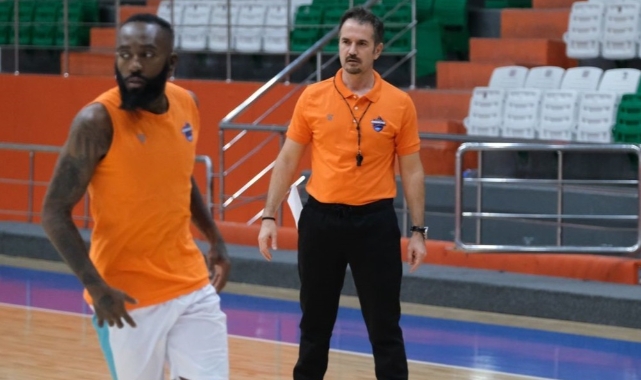 Karşıyaka Başantrenör Ahmet Çakı ile resmen anlaştı