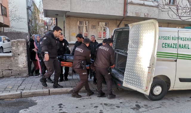 Kayseri'de genç kız annesini defalarca bıçaklayarak öldürdü