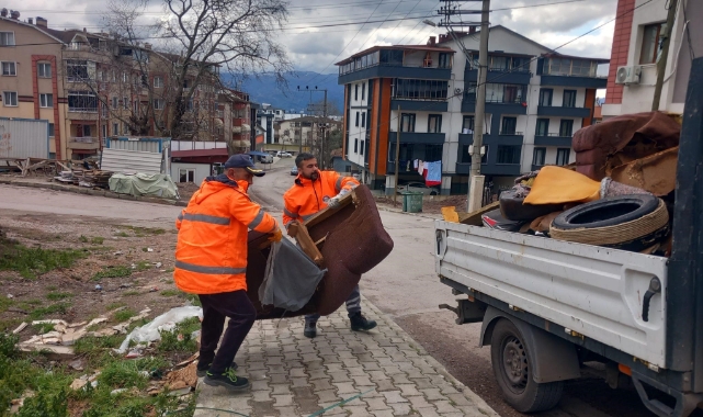Körfez'de katı ve hacimli atıklar toplanıyor